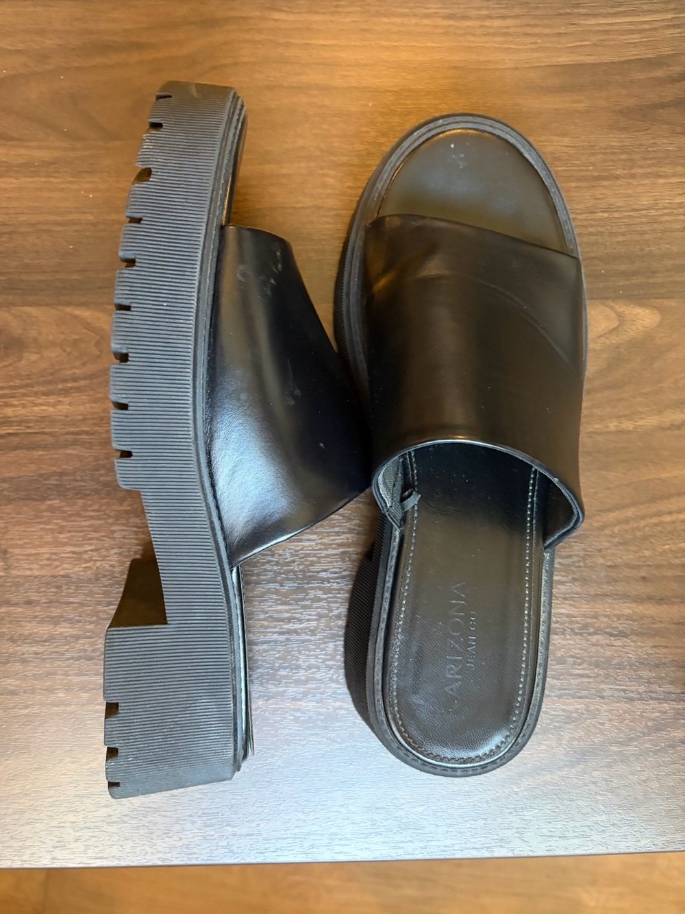 Arizona Women’s Black Platform Sandals